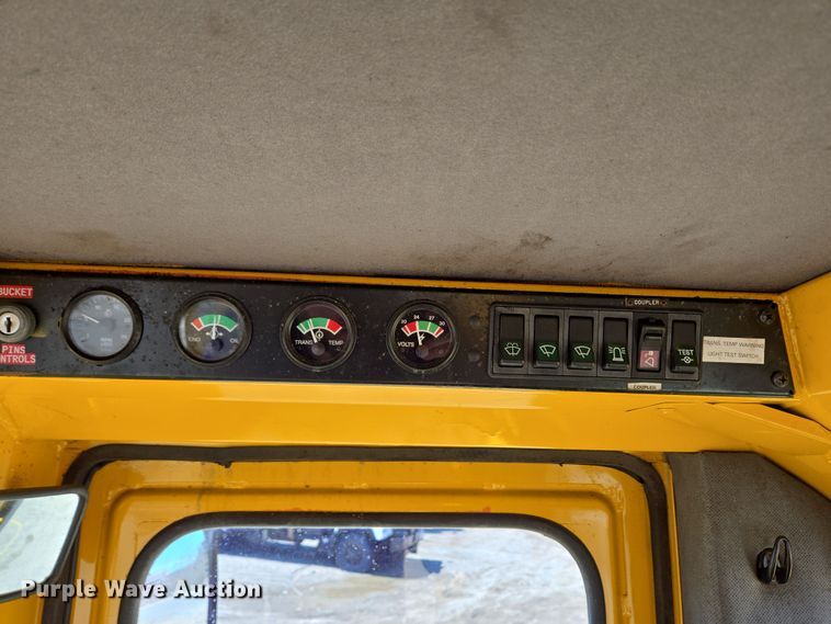 image for item EC4184 1994 Case 621B wheel loader