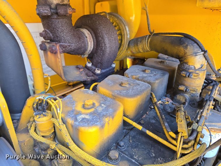 image for item EC4184 1994 Case 621B wheel loader