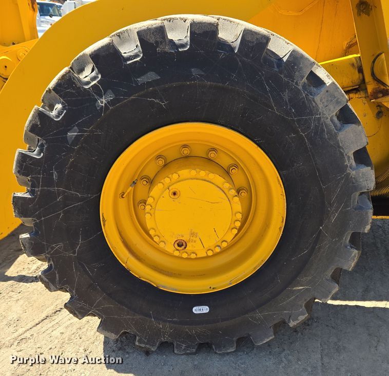 image for item EC4184 1994 Case 621B wheel loader