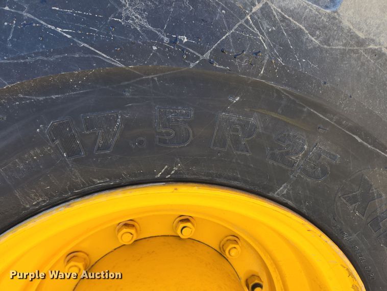 image for item EC4184 1994 Case 621B wheel loader