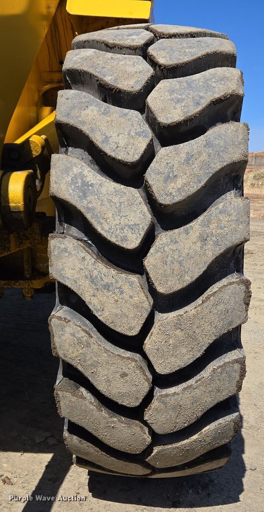 image for item EC4184 1994 Case 621B wheel loader