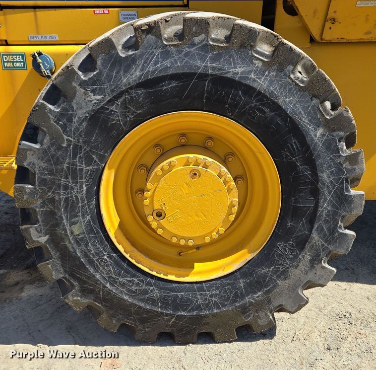 image for item EC4184 1994 Case 621B wheel loader