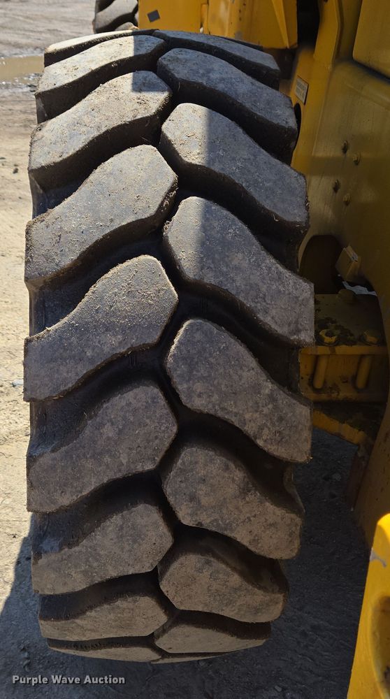image for item EC4184 1994 Case 621B wheel loader