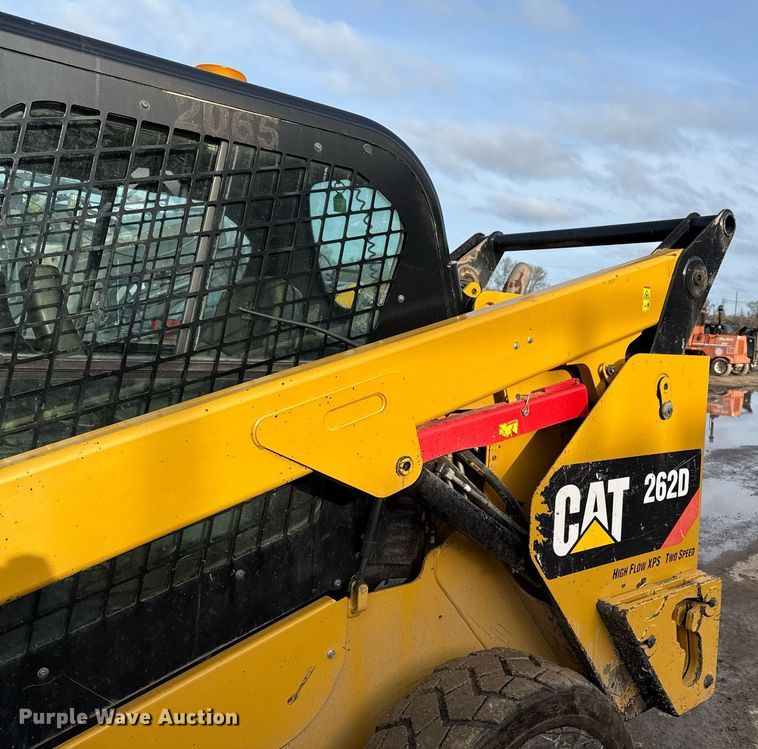 image for item ED4181 2017 Caterpillar 262D skid steer loader