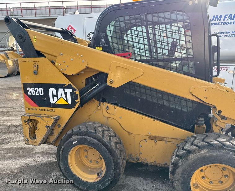 image for item ED4181 2017 Caterpillar 262D skid steer loader