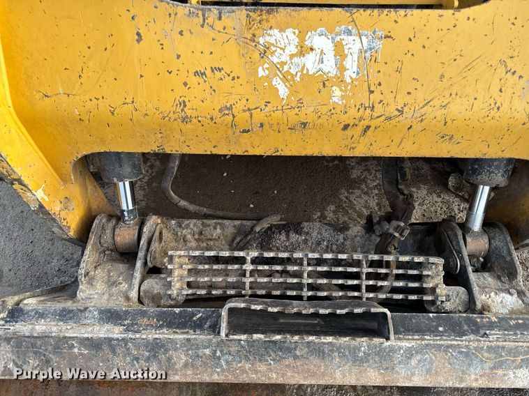 image for item ED4181 2017 Caterpillar 262D skid steer loader