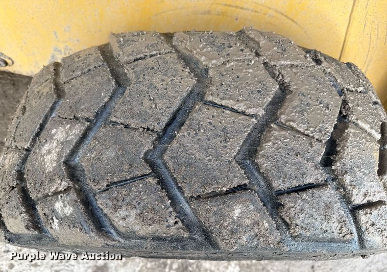 image for item ED4181 2017 Caterpillar 262D skid steer loader