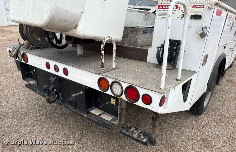 image for item ED5519 2016 Ford F550 Super Duty XL bucket truck