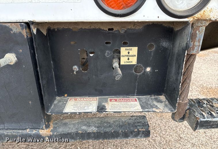 image for item ED5519 2016 Ford F550 Super Duty XL bucket truck