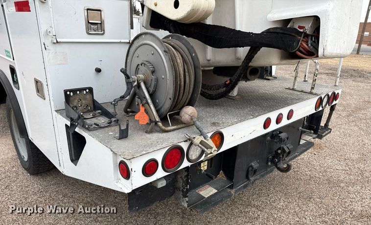 image for item ED5519 2016 Ford F550 Super Duty XL bucket truck