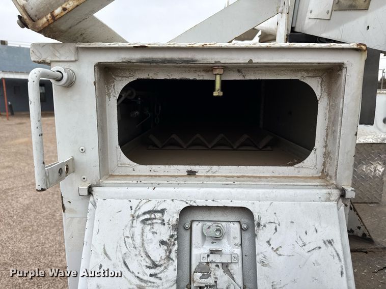 image for item ED5519 2016 Ford F550 Super Duty XL bucket truck