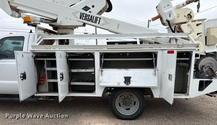 image for item ED5519 2016 Ford F550 Super Duty XL bucket truck