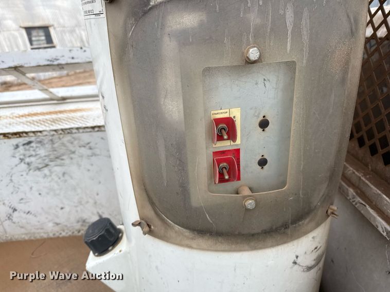 image for item ED5519 2016 Ford F550 Super Duty XL bucket truck