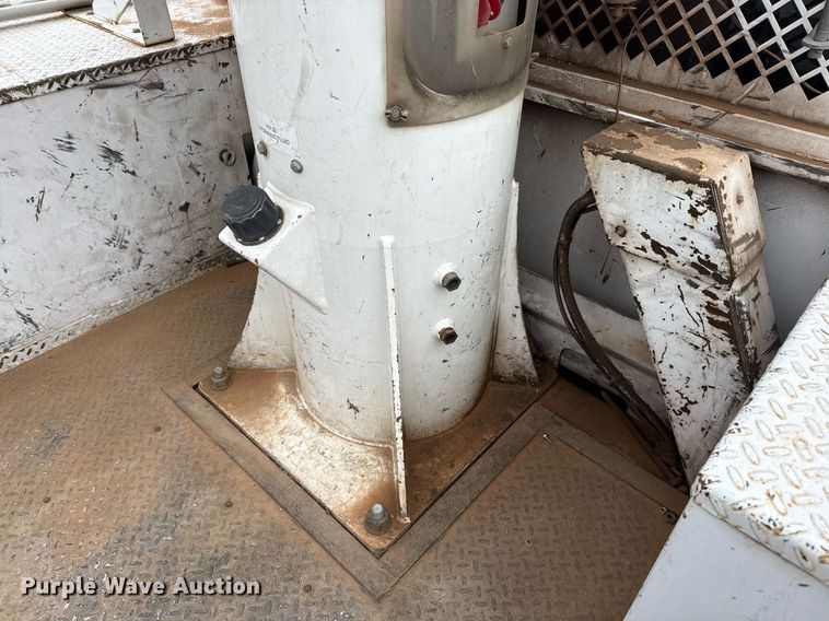 image for item ED5519 2016 Ford F550 Super Duty XL bucket truck