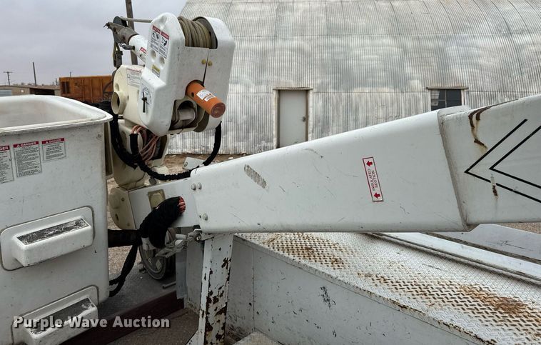 image for item ED5519 2016 Ford F550 Super Duty XL bucket truck