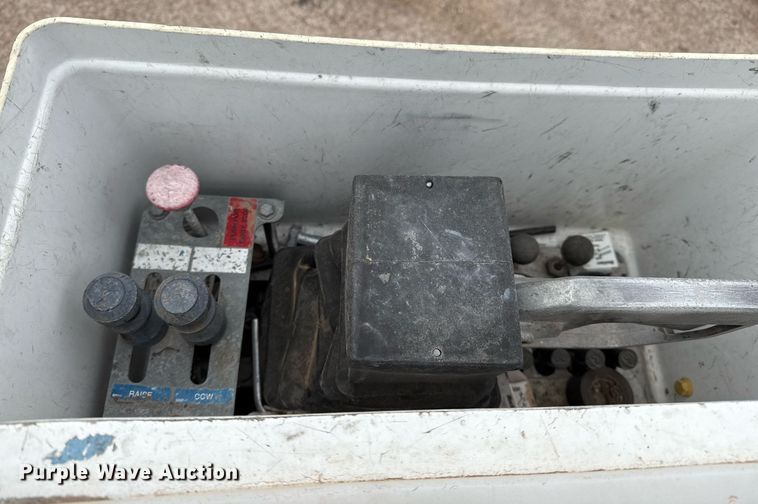 image for item ED5519 2016 Ford F550 Super Duty XL bucket truck