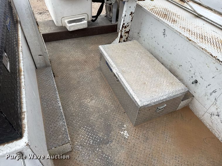 image for item ED5519 2016 Ford F550 Super Duty XL bucket truck