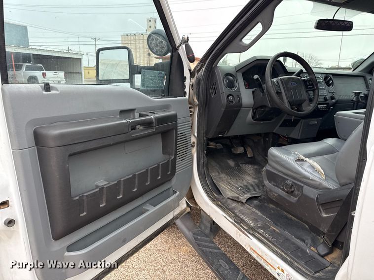 image for item ED5519 2016 Ford F550 Super Duty XL bucket truck