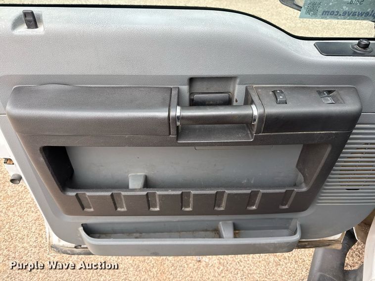 image for item ED5519 2016 Ford F550 Super Duty XL bucket truck