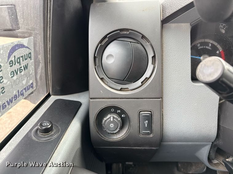 image for item ED5519 2016 Ford F550 Super Duty XL bucket truck