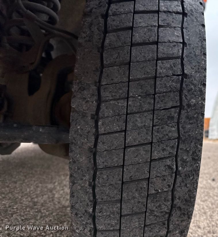 image for item ED5519 2016 Ford F550 Super Duty XL bucket truck