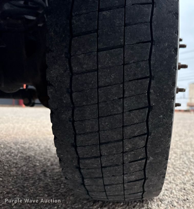 image for item ED5519 2016 Ford F550 Super Duty XL bucket truck