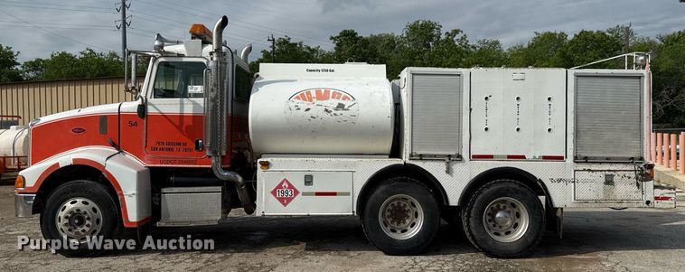 image for item ED5590 2007 Peterbilt 385 fuel truck