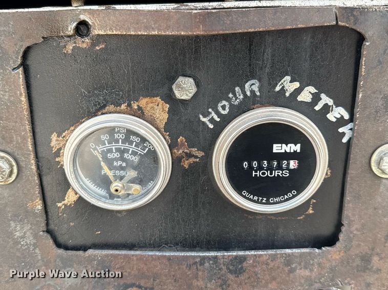 image for item ED5590 2007 Peterbilt 385 fuel truck