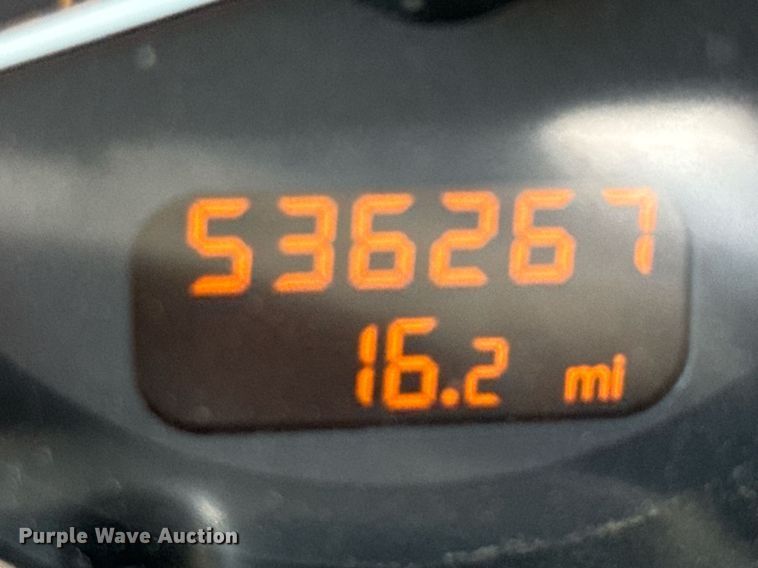 image for item ED5590 2007 Peterbilt 385 fuel truck