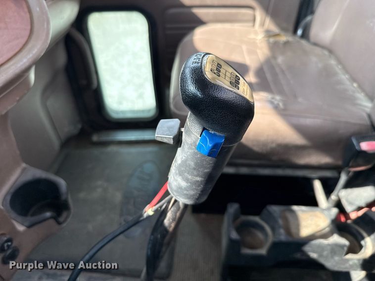 image for item ED5590 2007 Peterbilt 385 fuel truck