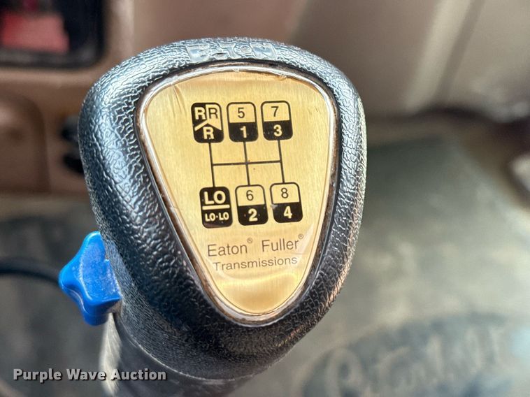 image for item ED5590 2007 Peterbilt 385 fuel truck