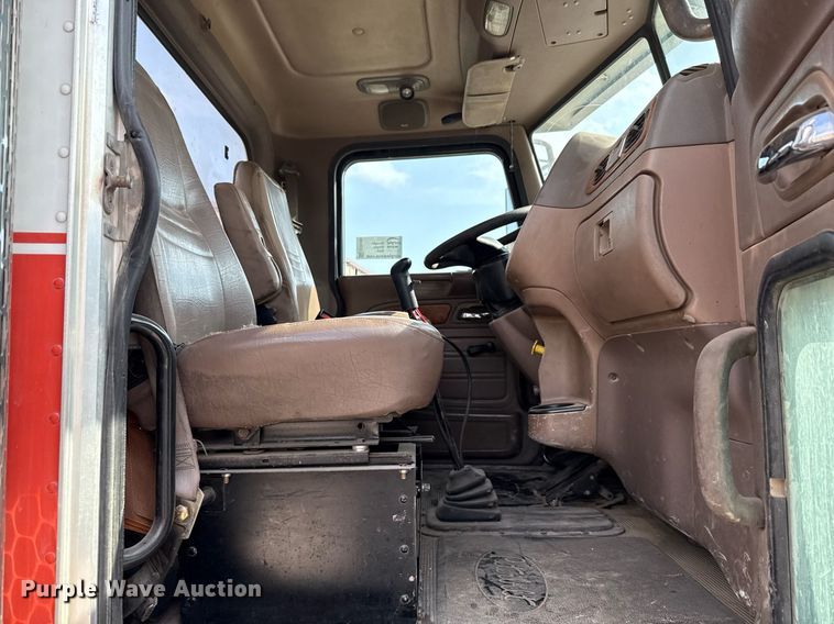 image for item ED5590 2007 Peterbilt 385 fuel truck