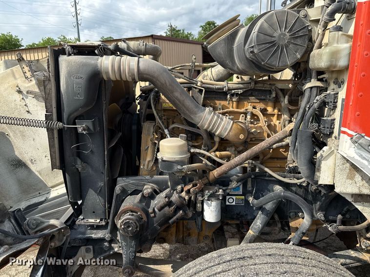 image for item ED5590 2007 Peterbilt 385 fuel truck