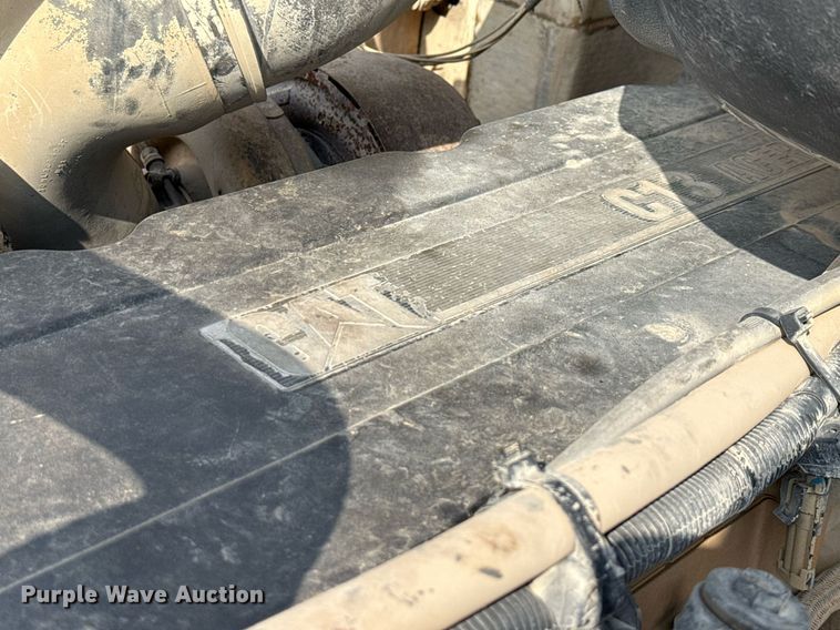 image for item ED5590 2007 Peterbilt 385 fuel truck