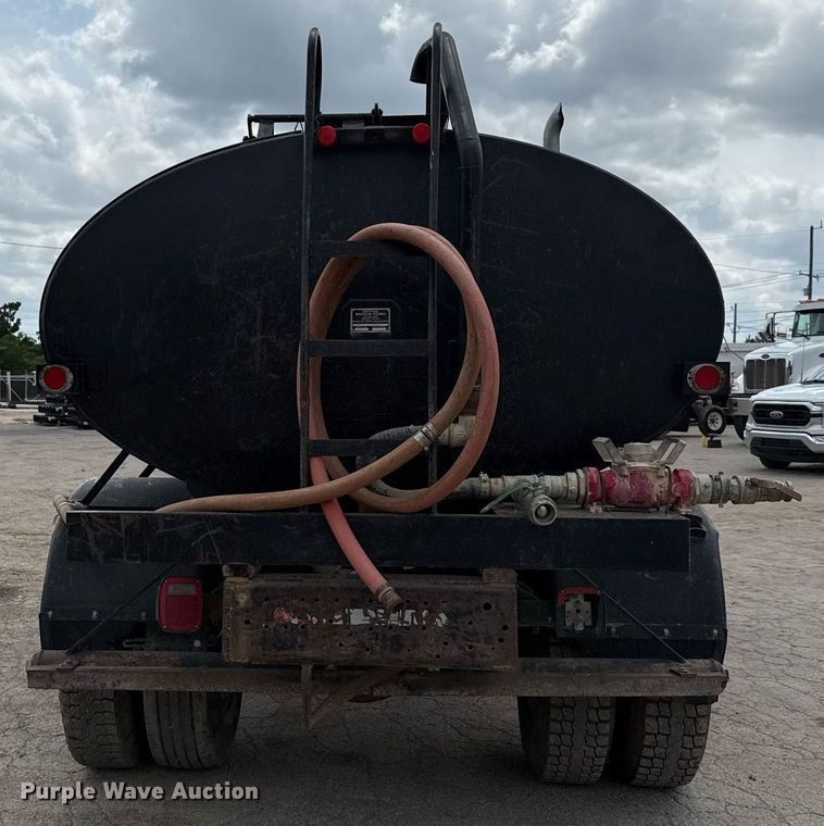 image for item ED5592 1988 Ford L8000 water truck