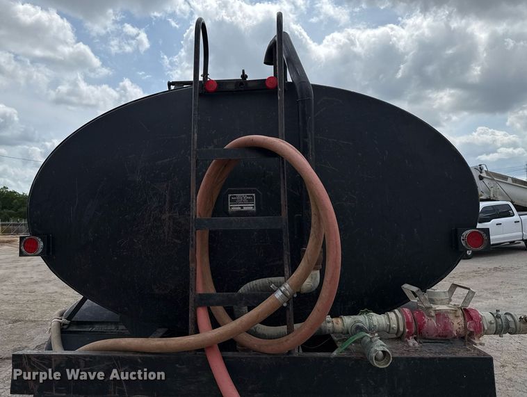 image for item ED5592 1988 Ford L8000 water truck