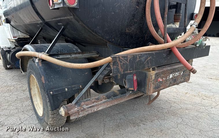 image for item ED5592 1988 Ford L8000 water truck