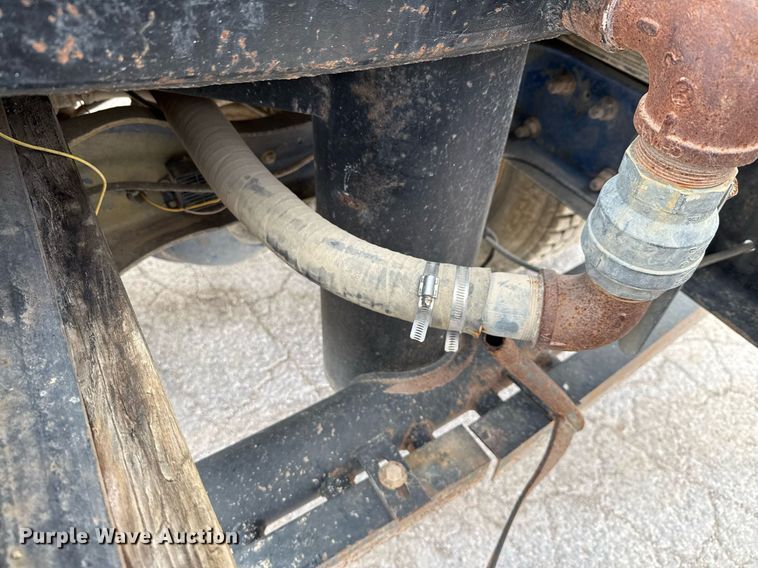 image for item ED5592 1988 Ford L8000 water truck