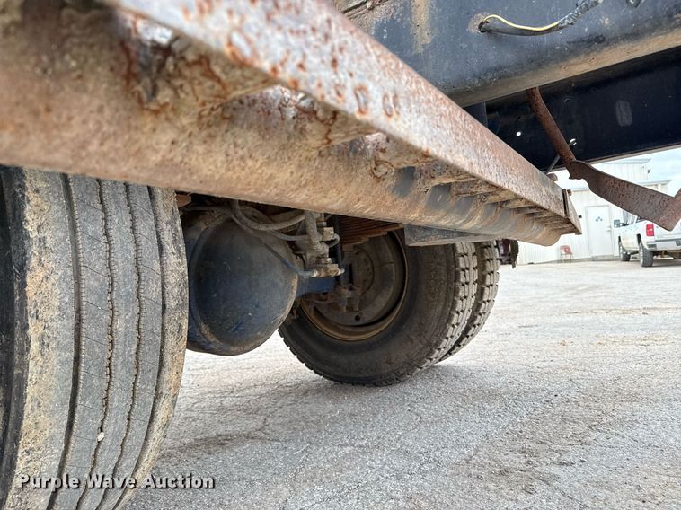 image for item ED5592 1988 Ford L8000 water truck