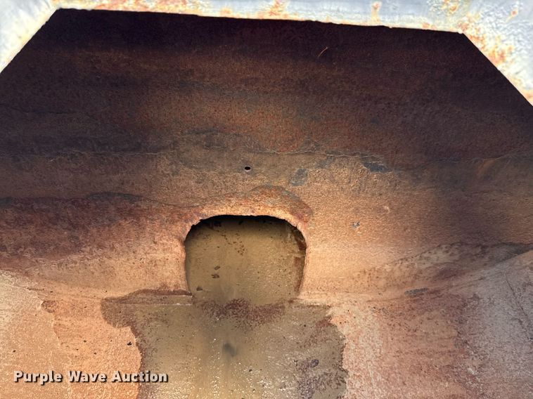 image for item ED5592 1988 Ford L8000 water truck