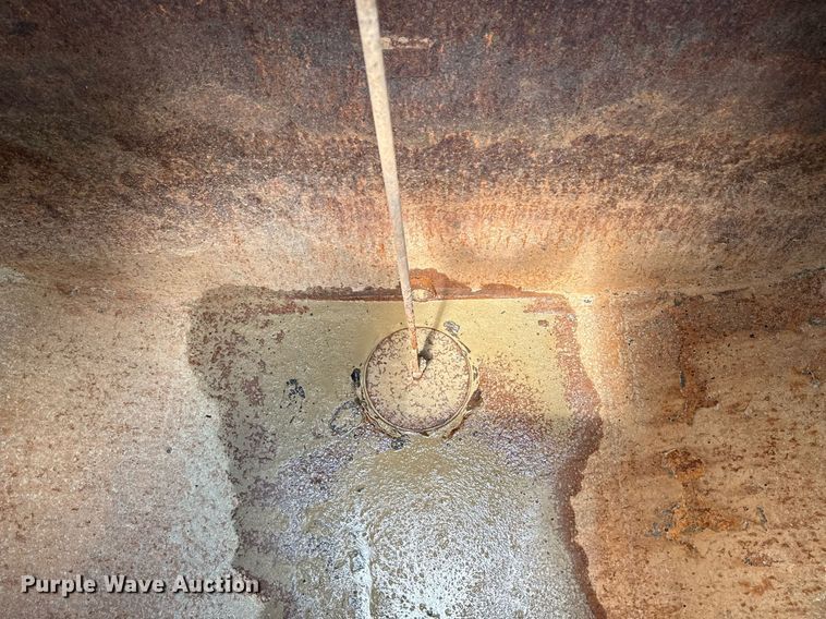 image for item ED5592 1988 Ford L8000 water truck