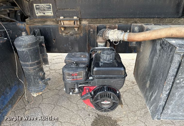 image for item ED5592 1988 Ford L8000 water truck