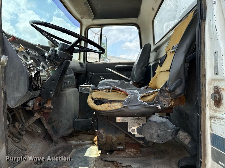 image for item ED5592 1988 Ford L8000 water truck