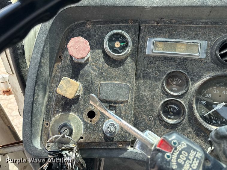 image for item ED5592 1988 Ford L8000 water truck