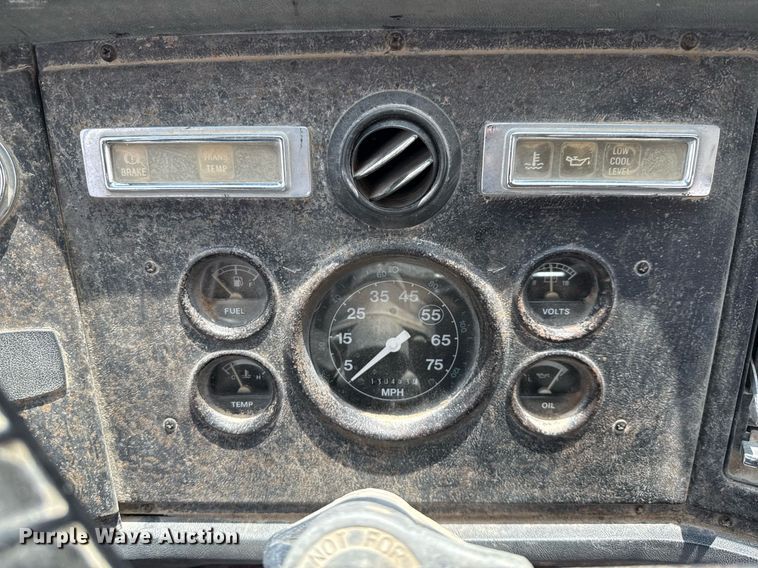 image for item ED5592 1988 Ford L8000 water truck