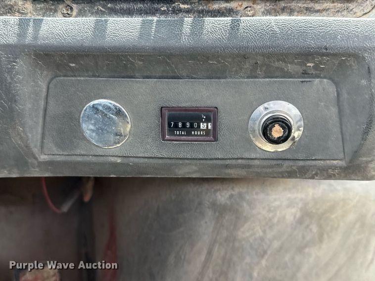 image for item ED5592 1988 Ford L8000 water truck