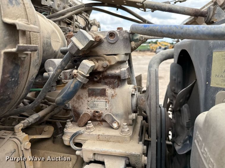 image for item ED5592 1988 Ford L8000 water truck