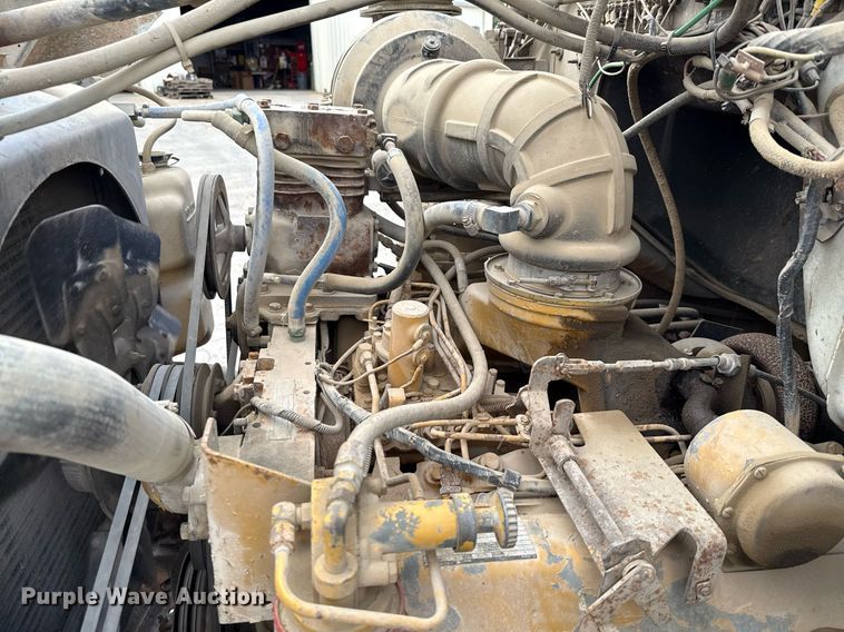 image for item ED5592 1988 Ford L8000 water truck