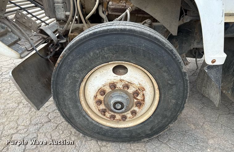 image for item ED5592 1988 Ford L8000 water truck