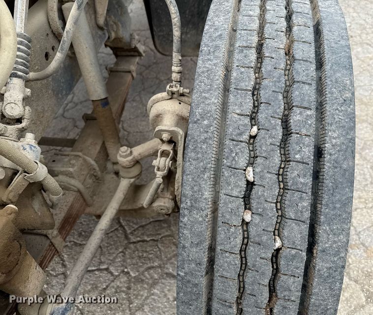 image for item ED5592 1988 Ford L8000 water truck